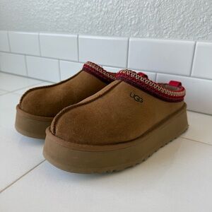 UGG Women’s Tazz Chestnut Suede